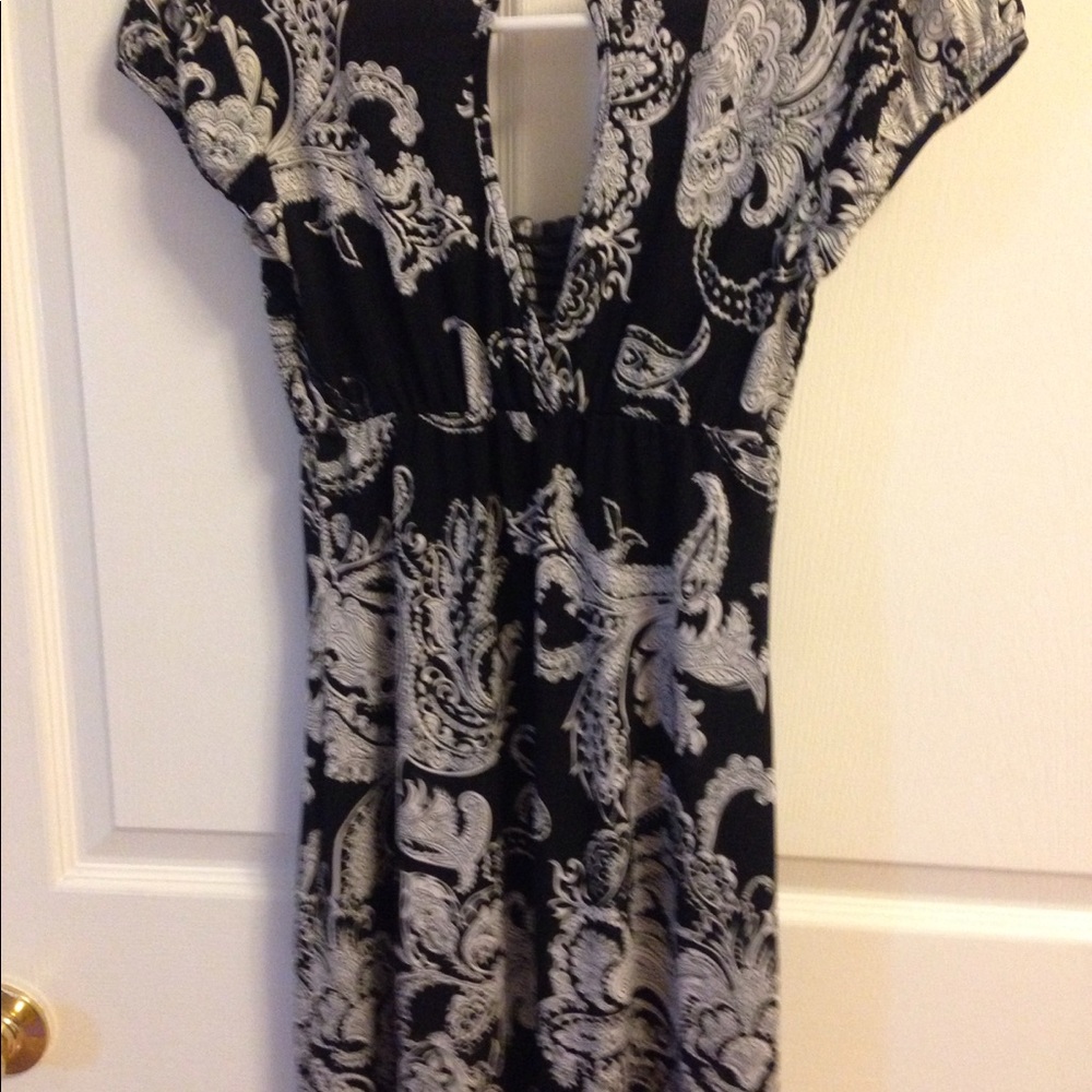 Dress - Picture 3 of 4